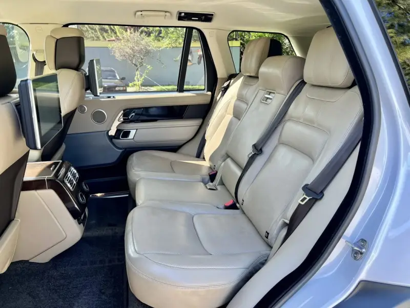 2020 Land Rover Range Rover P525 HSE photo 25