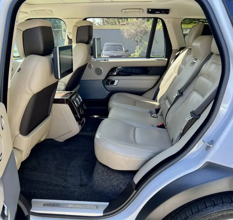 2020 Land Rover Range Rover P525 HSE photo 24