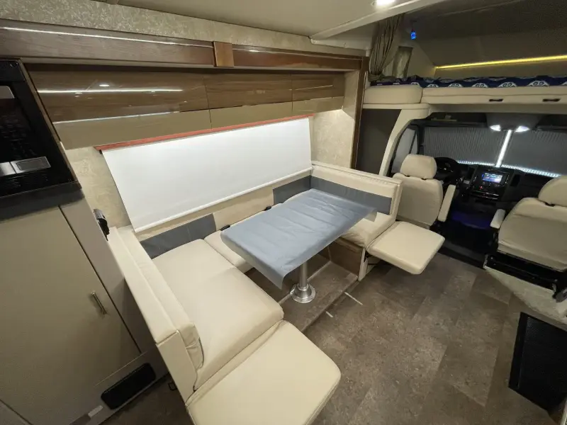 2016 Itasca Navion 24J photo 20
