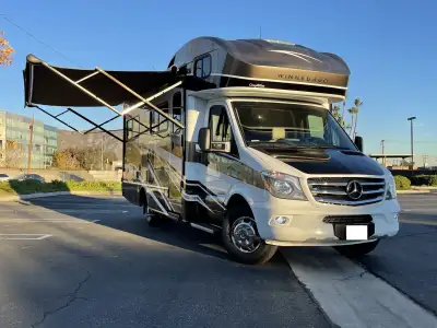 2016 Itasca Navion 24J