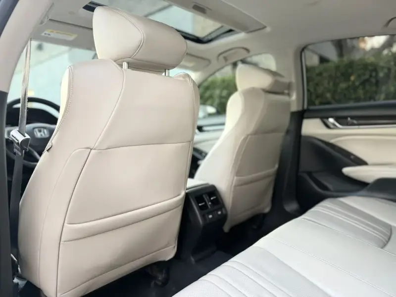 2022 Honda Accord photo 11