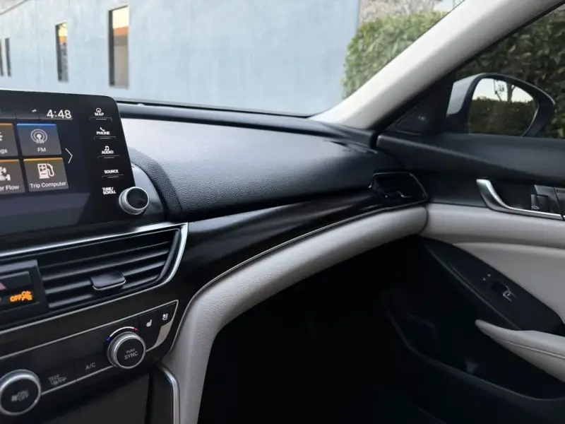 2022 Honda Accord photo 16