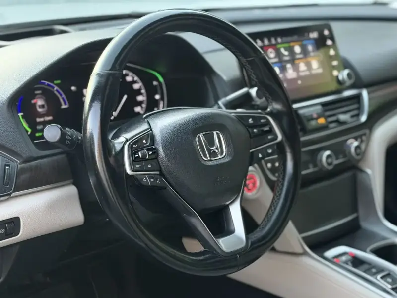 2022 Honda Accord photo 17