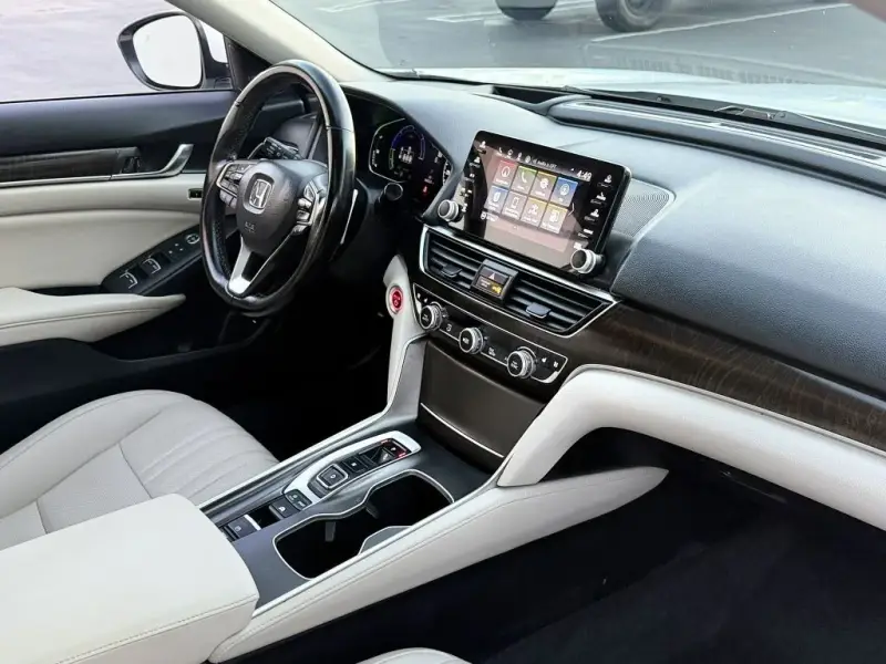 2022 Honda Accord photo 9