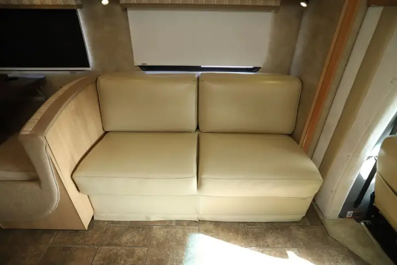 2013 Itasca Navion 24M photo 16