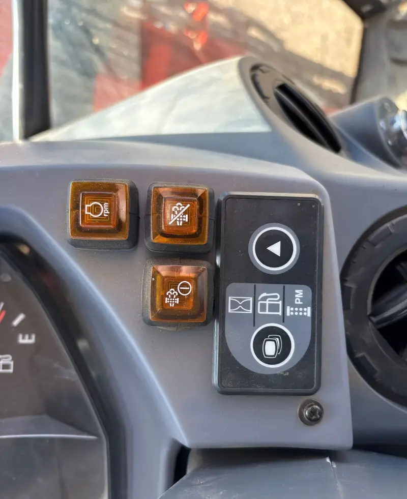 2022 Kubota M5-111D photo 39