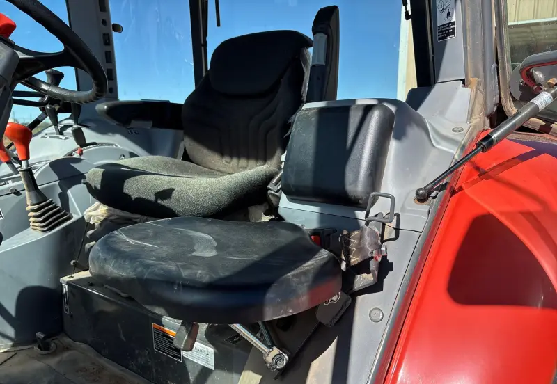 2022 Kubota M5-111D photo 32